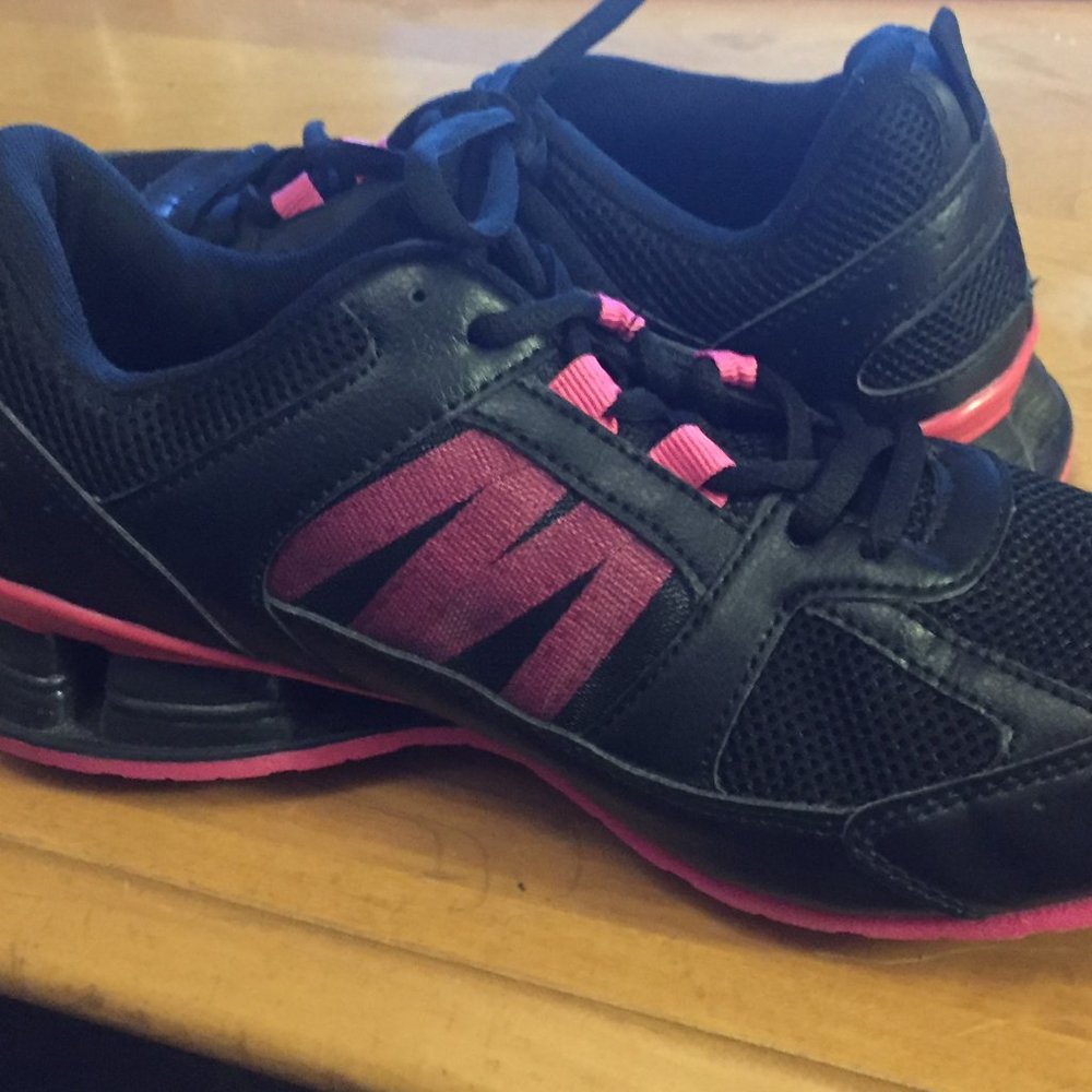 Danskin Now Black & Hot Pink Sneakers Womens Size 9 NWOT